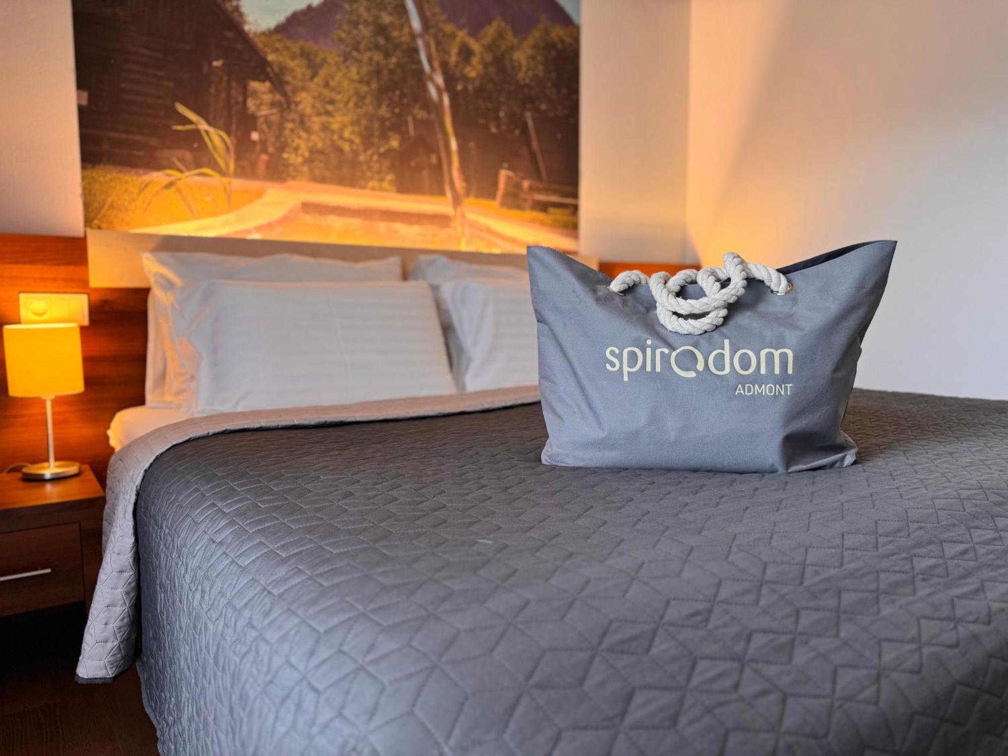 Hotel Spirodom アドモント エクステリア 写真