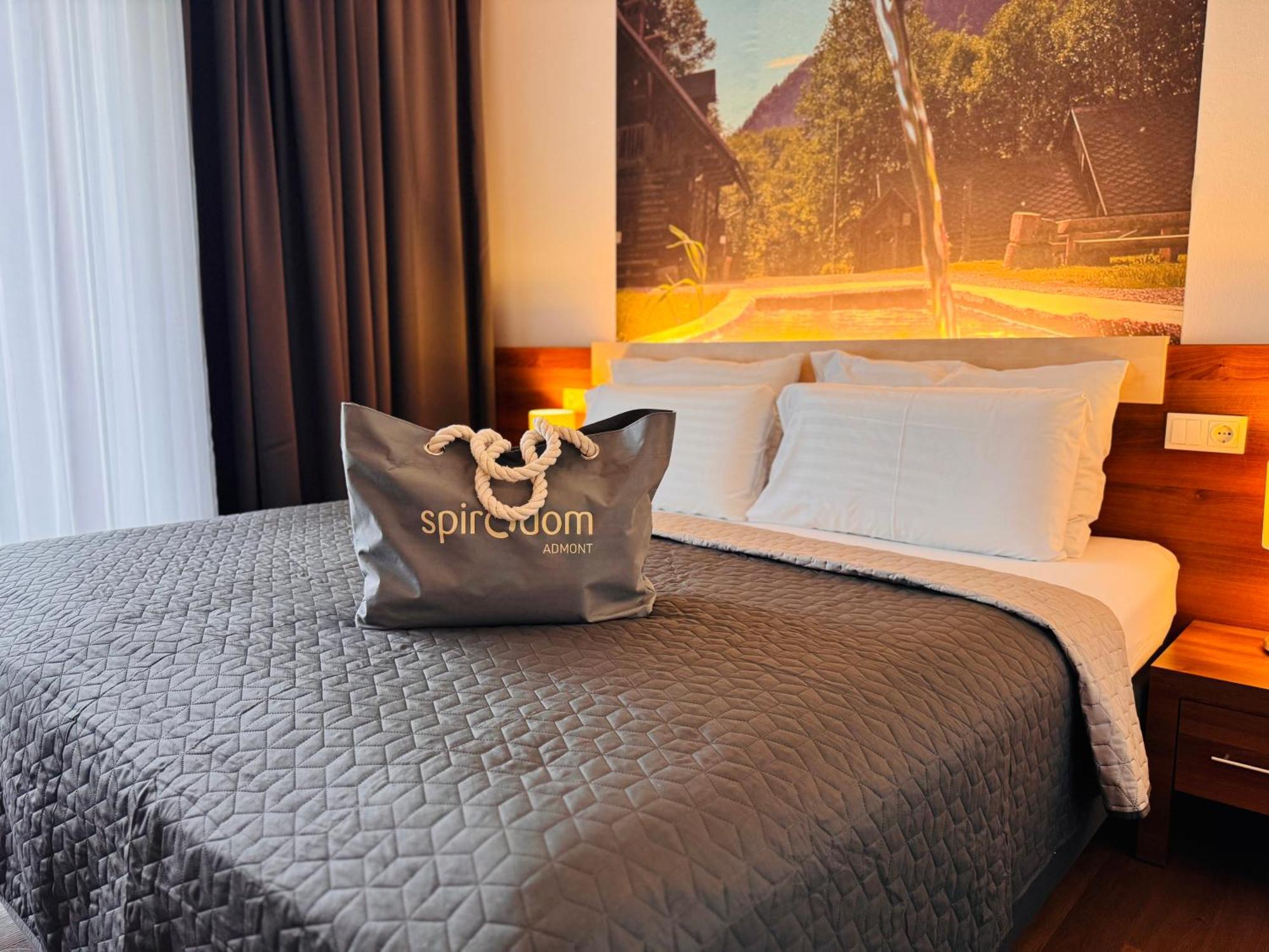 Hotel Spirodom アドモント エクステリア 写真