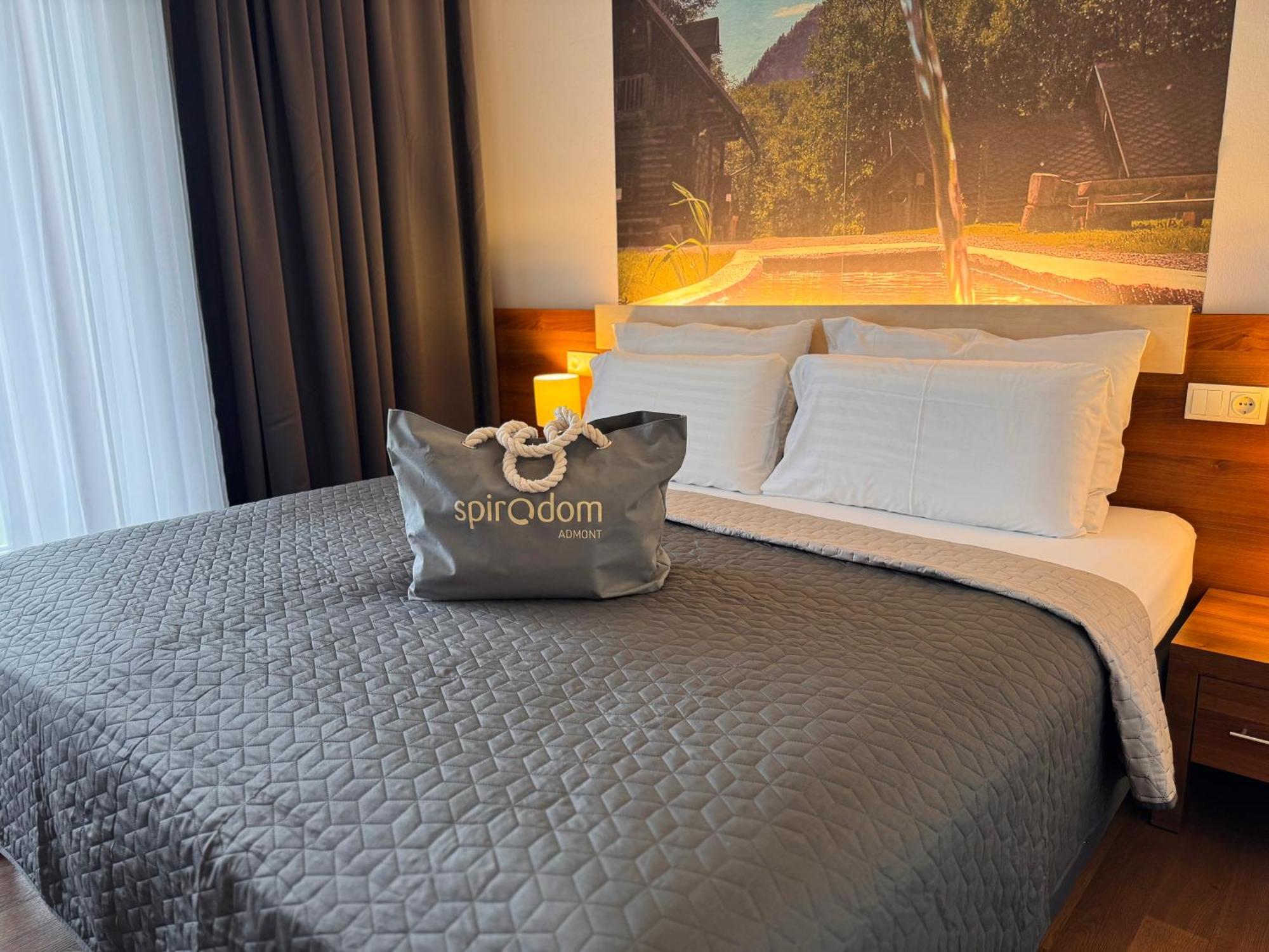 Hotel Spirodom アドモント エクステリア 写真